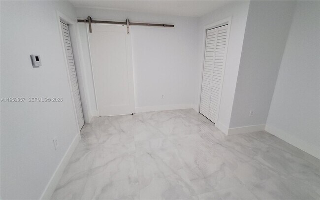 Building Photo - 216 Shadow Way