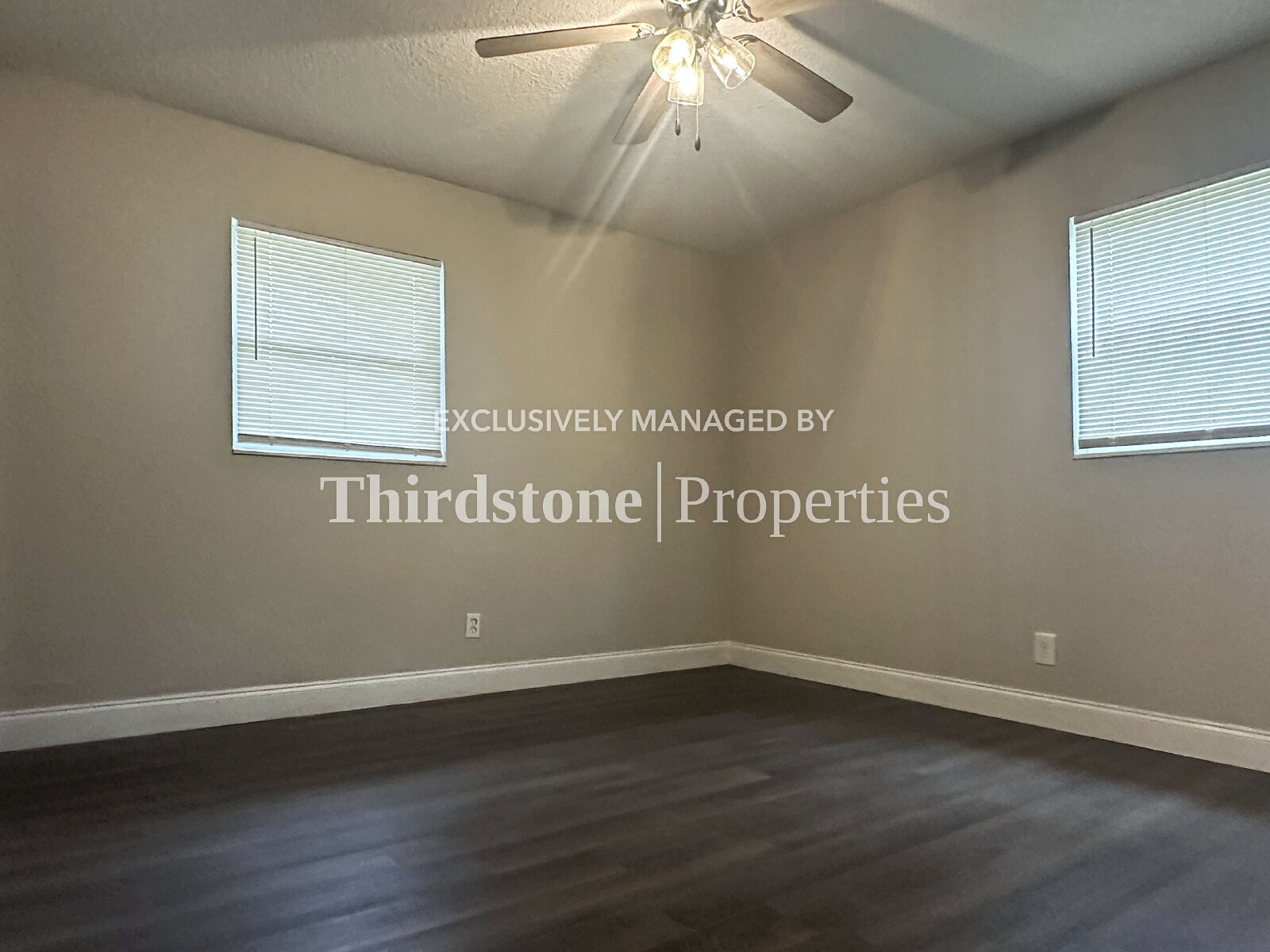 Building Photo - 8544 Oak Leaf Rd