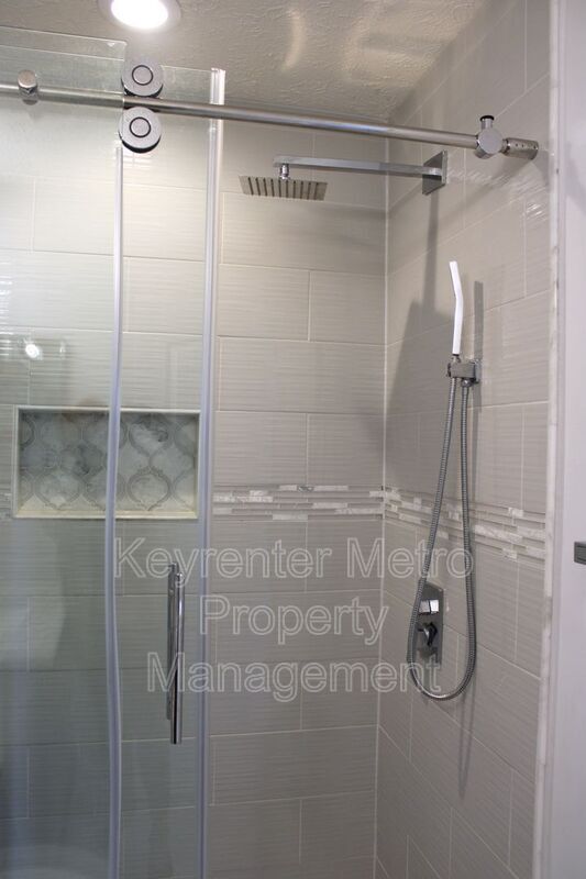 Building Photo - 9900 Prince Royal Pl