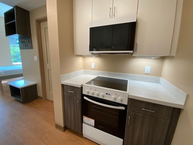 Building Photo - 83 Hanover St