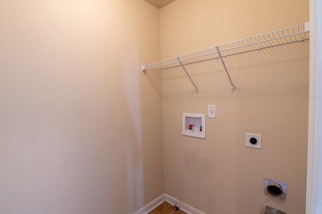 Building Photo - 3375 Grove Landing Cir