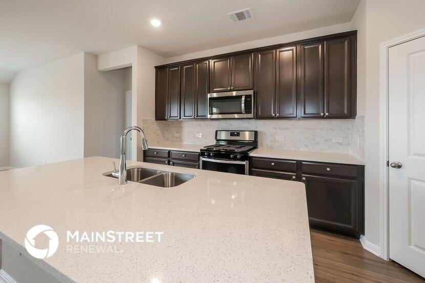 Building Photo - 1014 Round Bale Rd