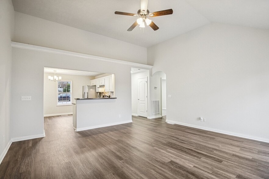 Building Photo - 205 Christine Dr