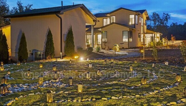 Building Photo - 128 Sanctuary Ln