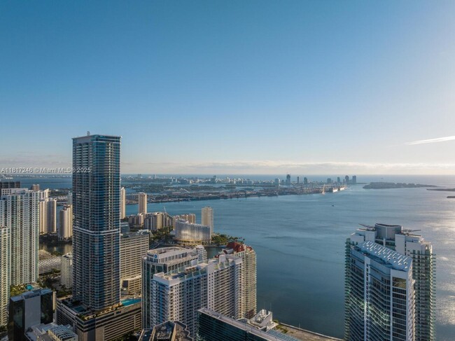 Building Photo - 1200 Brickell Bay Dr