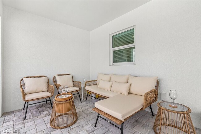 Building Photo - 3015 NW 42nd Ave