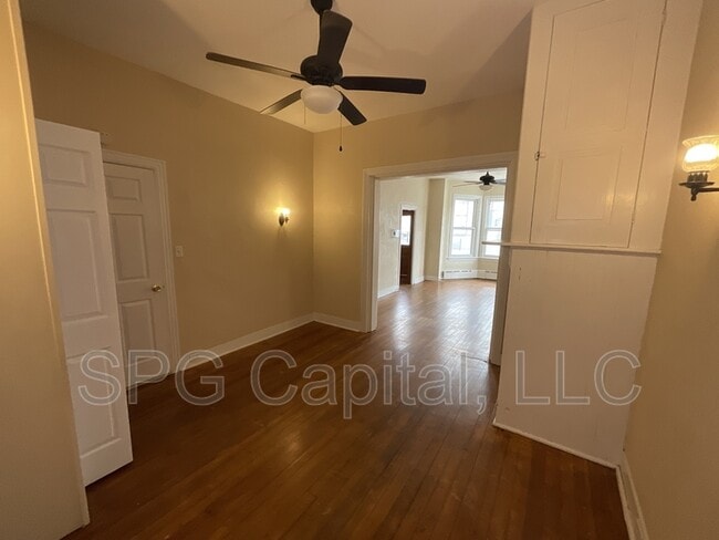 Building Photo - 104 N Main St