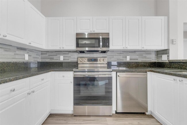 Building Photo - 1592 Salerno Cir