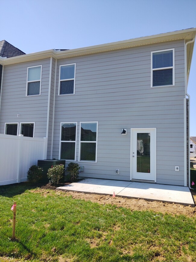 Building Photo - 3316 Deerchase Cir