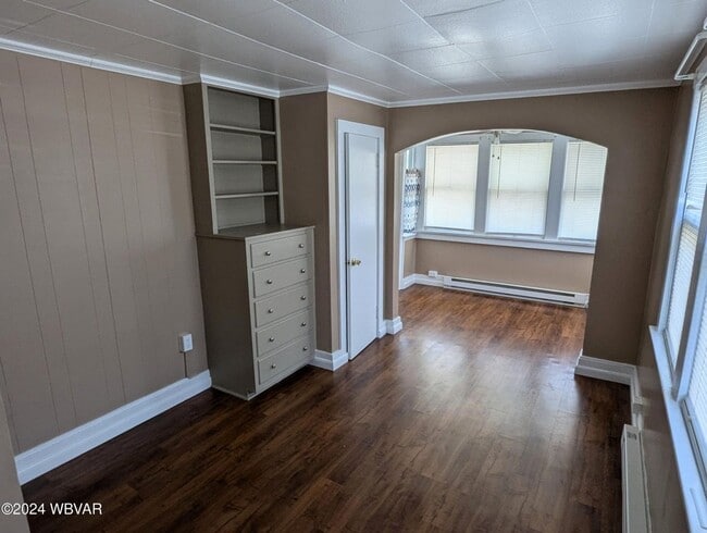 Building Photo - South Side Efficiency