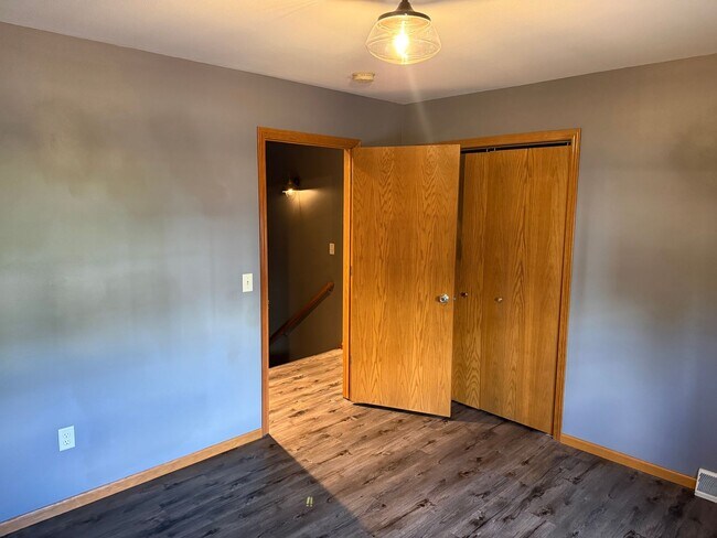 Building Photo - Remodeled 3BR 3BA Duplex in Black Earth –  $2800 month
