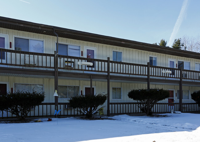 Building Photo - Shoreland's Harbor House