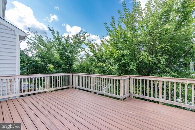 Building Photo - 208 Croft Square