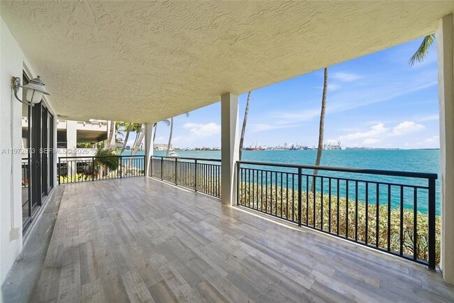 Building Photo - 540 Brickell Key Dr