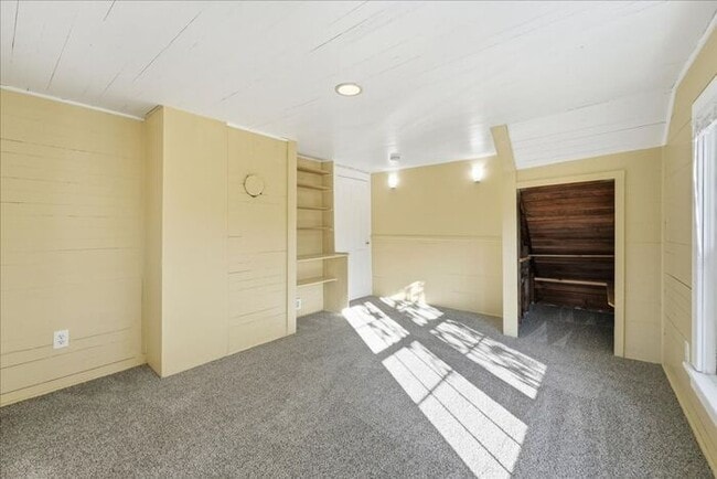 Building Photo - Charming Updated Home in SE Portland!