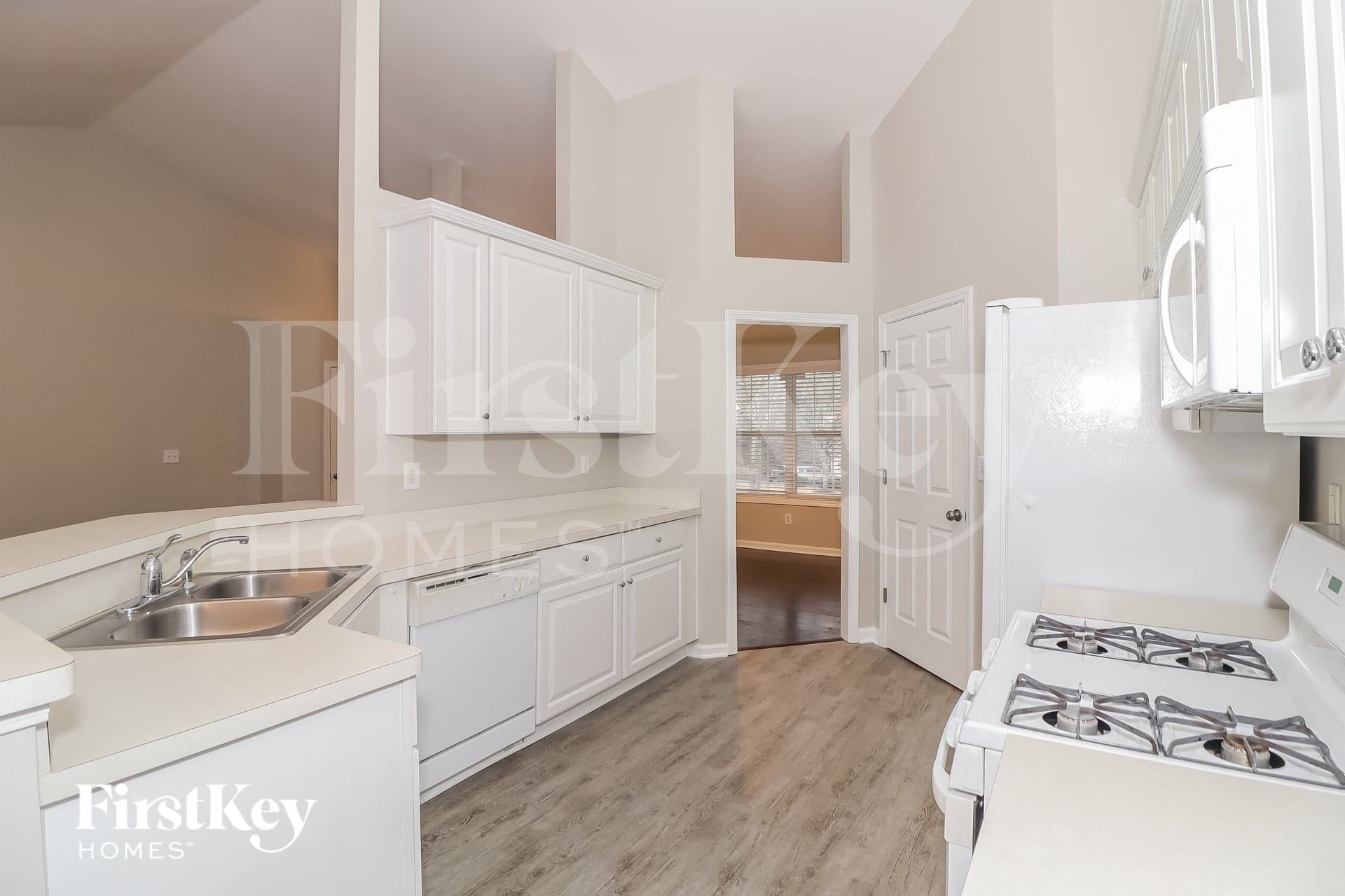 Building Photo - 7250 Lanier Cove Ct