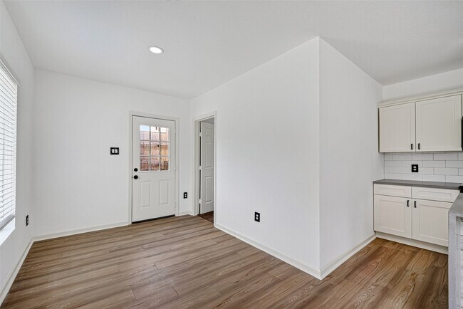 Building Photo - 3701 Hutchins St