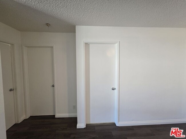 Building Photo - 11716 Oxford Ave