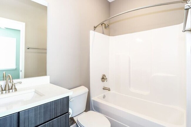Building Photo - Roommate Housing Near the University of Memphis – Limited-Time Move-In Special