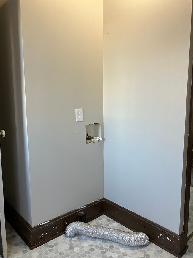 Building Photo - 432 2nd Ave