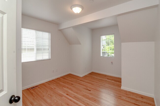 Building Photo - 1485 Bobs Hollow Ln