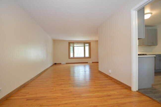 Building Photo - 651 S Stuart Ln