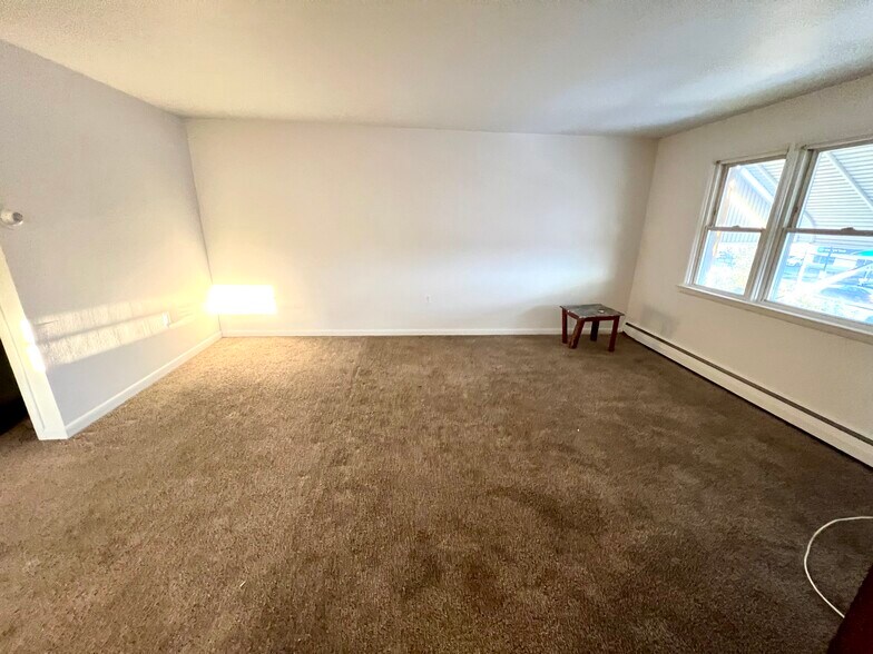 Living Room - 705 Bywood Ave