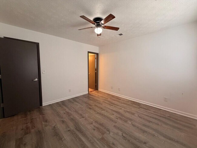 Building Photo - 1026 Wuthering Way