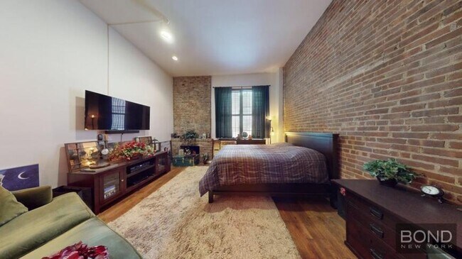 Building Photo - 0 bedroom in Manhattan NY 10024