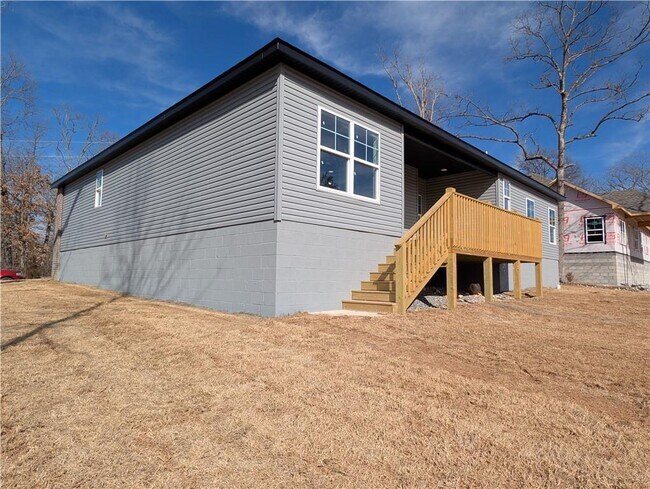 Building Photo - 25 Thornaby Dr