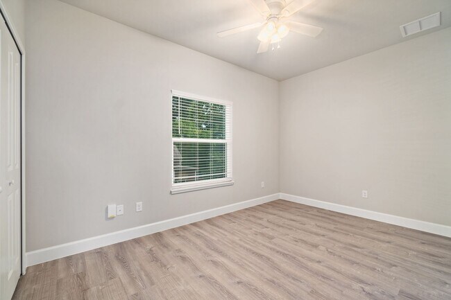 Building Photo - Ideal Gainesville Rental for UF & Santa Fe...
