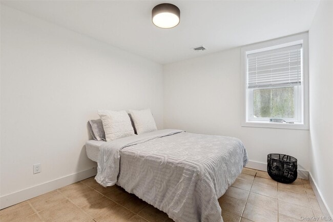 Building Photo - 34 Starboard Rd