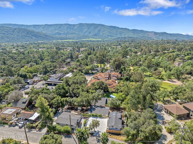 Building Photo - 313 Raymond St