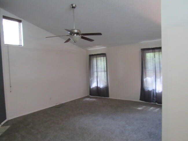 Building Photo - Contact Peggy  501 676 1758