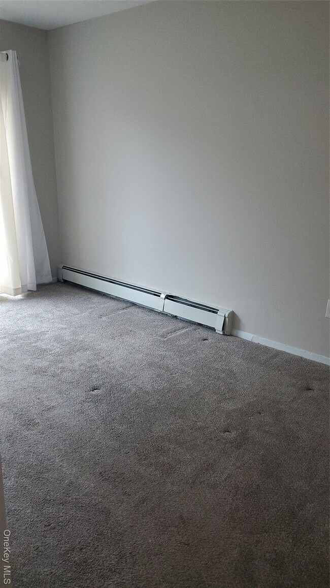 Building Photo - 460 Old Town Rd