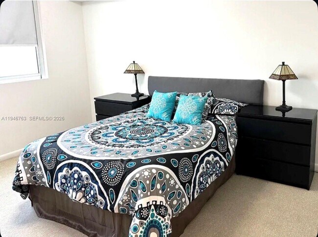 Building Photo - 253 NE 2nd St