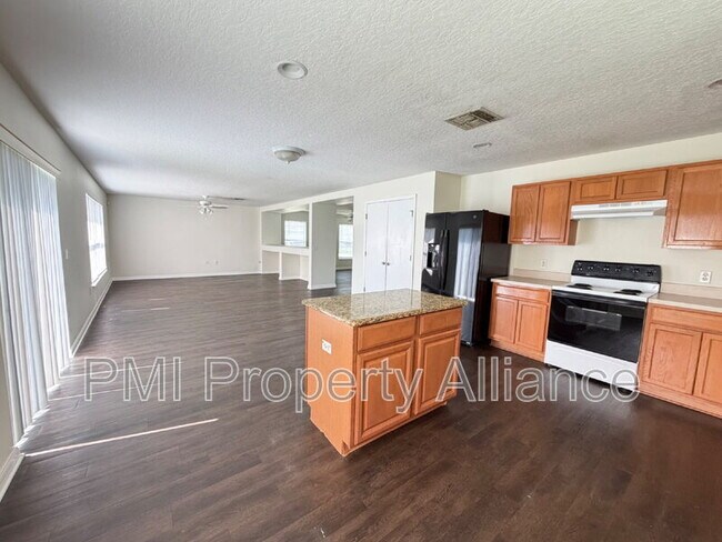 Building Photo - 1153 Elderberry Dr