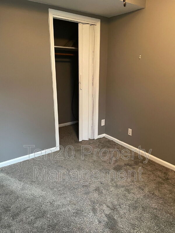 Building Photo - 3211 Maricopa Dr