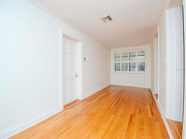 Building Photo - 2607 W Jetton Ave