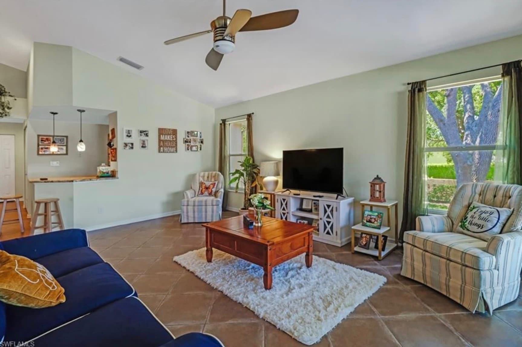 Building Photo - 9840 Luna Cir