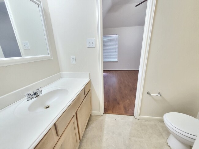 Building Photo - 14034 Maximos Dr