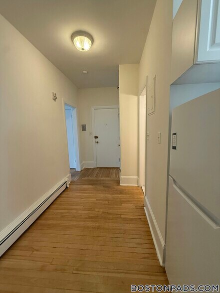Building Photo - 1539 Beacon St