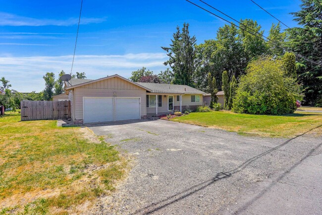 Building Photo - Well kept 3 bed, 1 bath in NE Salem
