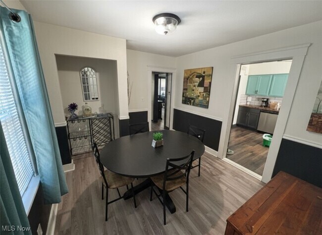 Building Photo - 27279 Dunford Rd