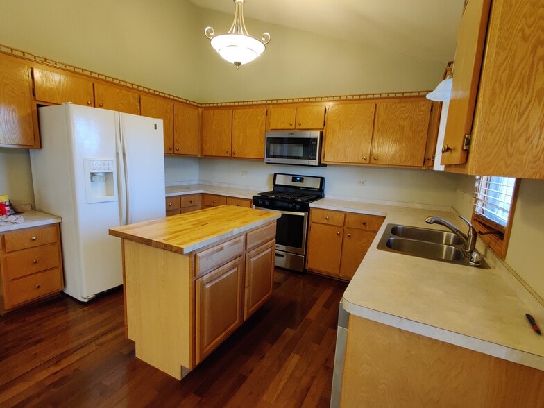 Kitchen - 7810 Brookside Glen Dr