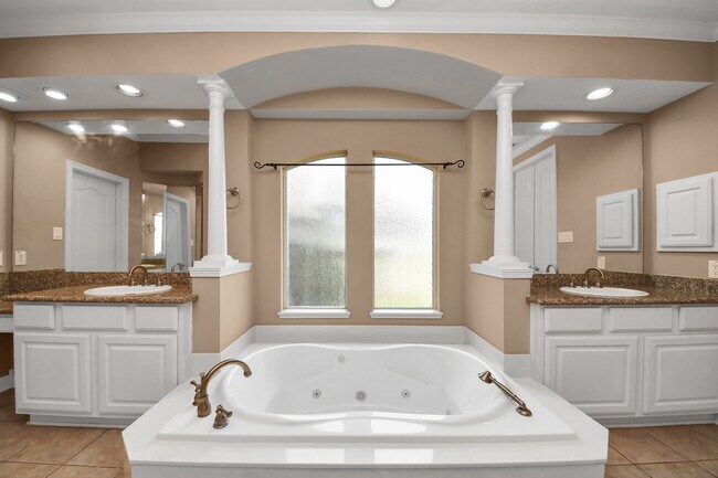 Building Photo - 17618 Raven Canyon Ln