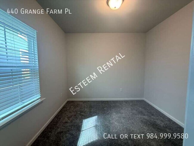 Building Photo - 440 Grange Farm Pl