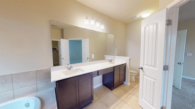 Building Photo - 16405 Pienza Dr