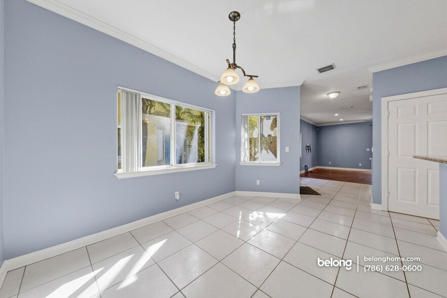 Building Photo - 616 SW 6th St