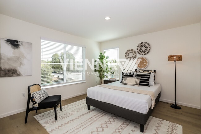 Building Photo - 8002 Quiet Knolls Dr